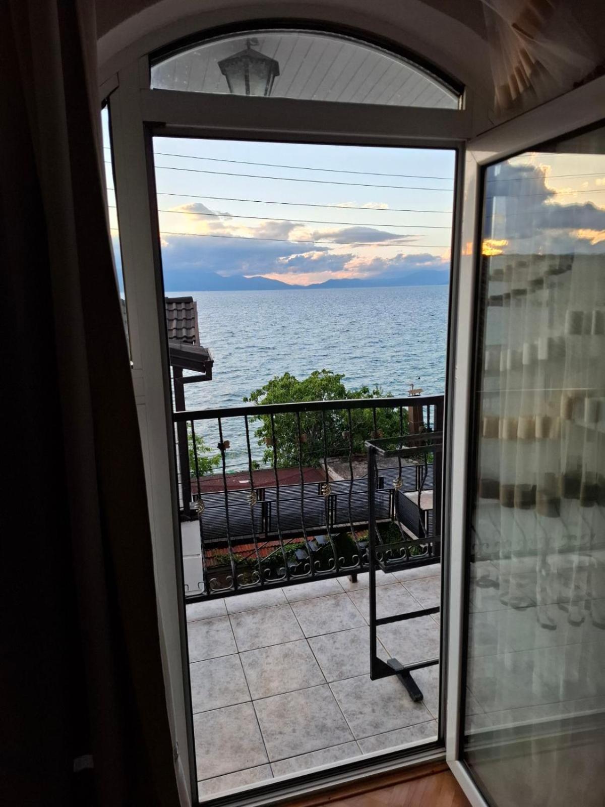 Villa Gjorgi Ohrid Bagian luar foto